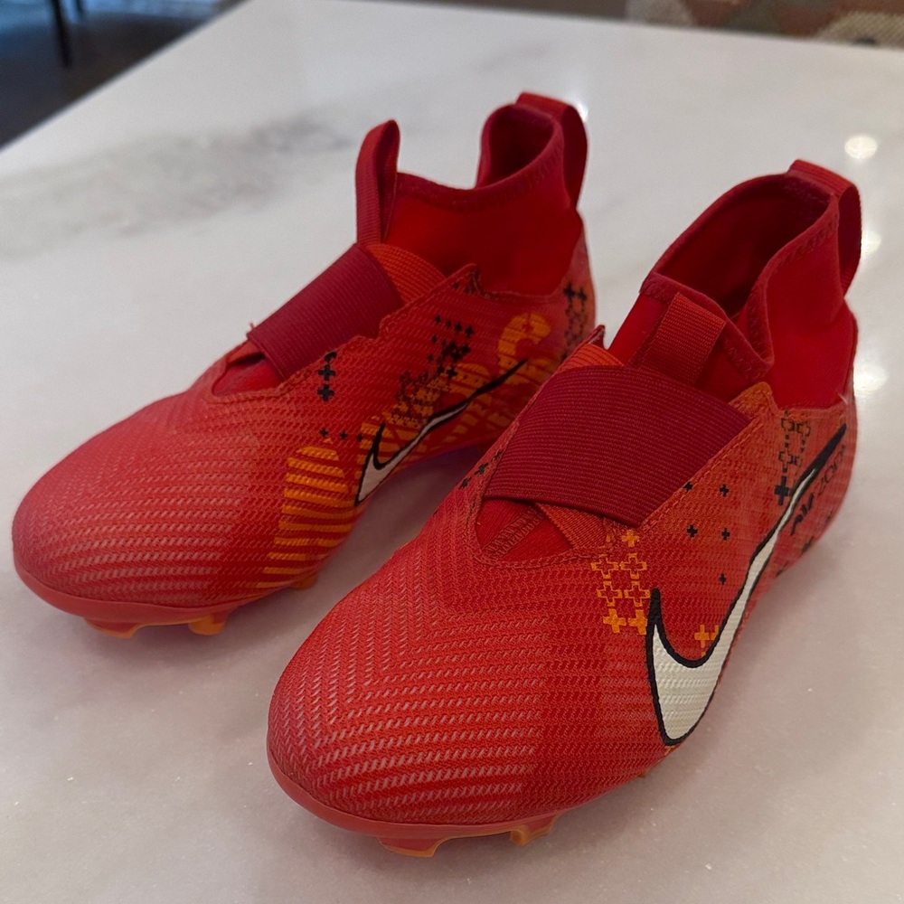 Nike Kids Red Soccer Cleats
